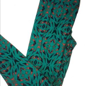 Lularoe One Size Leggings w/Green Background